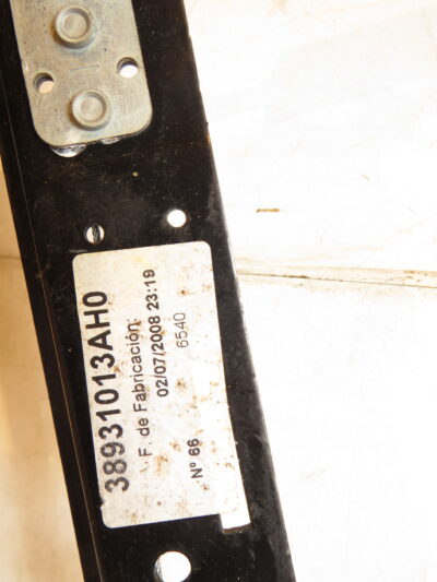 Focus Convertible Passenger side front electric window regulator 06-10 - Image 8